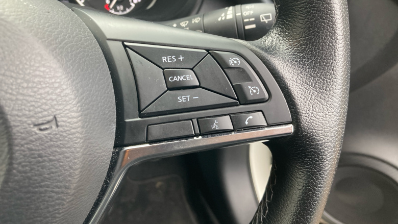 Nissan Juke 1.0 DiG-T 114 N-Connecta 5dr Petrol Hatchback